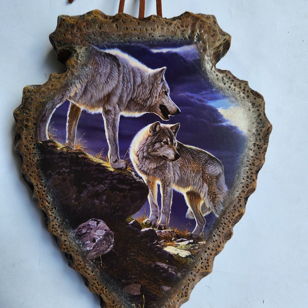 Bradford Exchange Pursuit of Prey Wolf Arrowhead Plaque Spirit of the Pack 2009